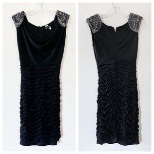 Elegant dress with zipped closure